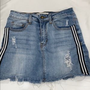 denim skirt